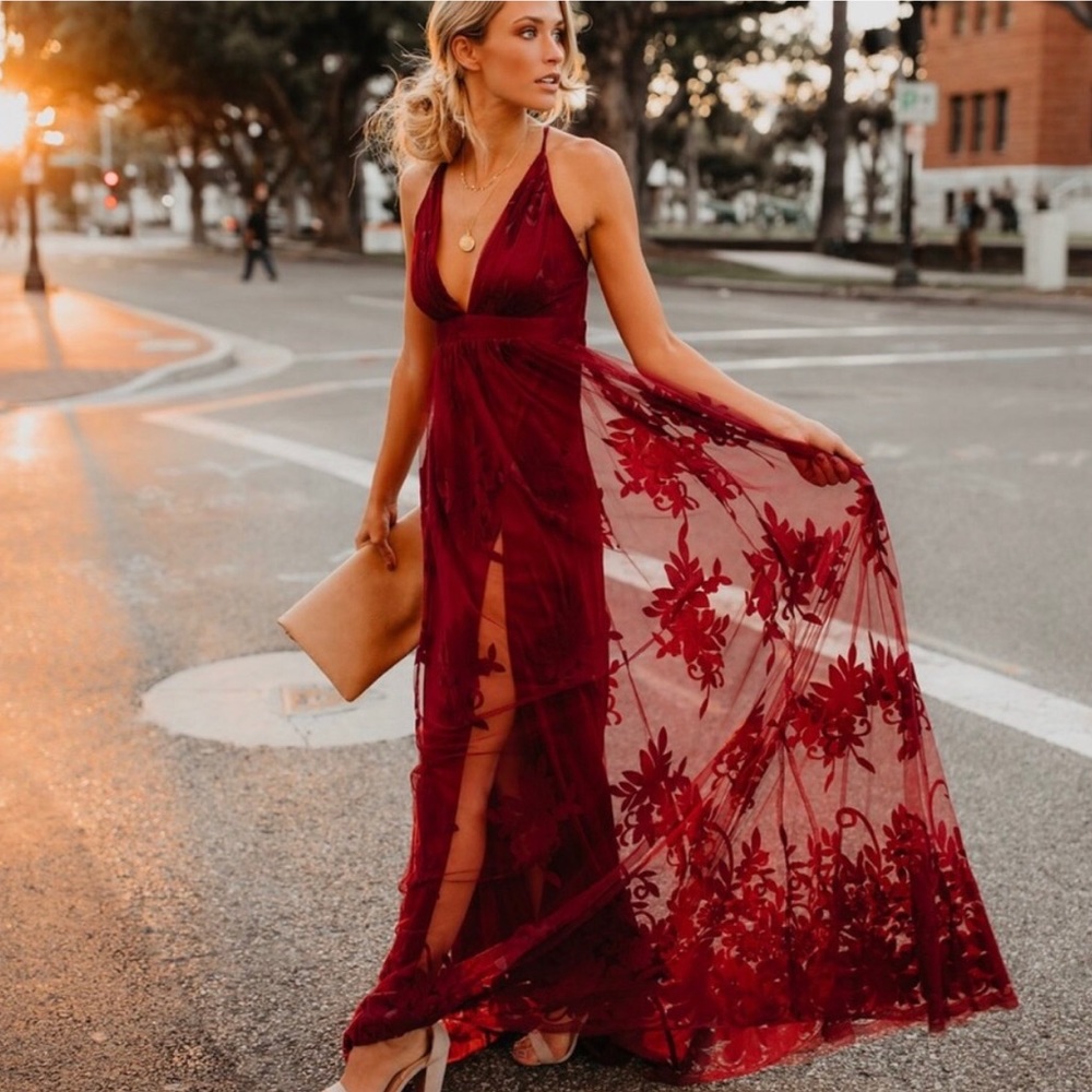 RESTOCK 5⭐️ Vici Lace Backless Maxi Dress
